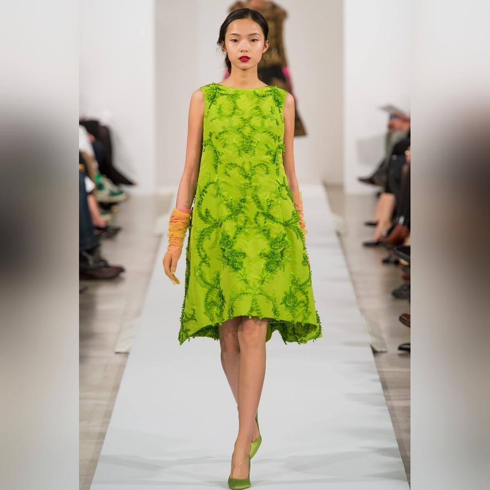 $6,000 OSCAR DE LA RENTA ICONIC GREEN SILK  FLORAL EMBROID RUNWAY DRESS US M